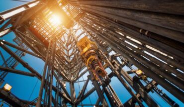 Oil & Gas Momentum Stock To Watch Under $1: SDPI, CEI, SNMP